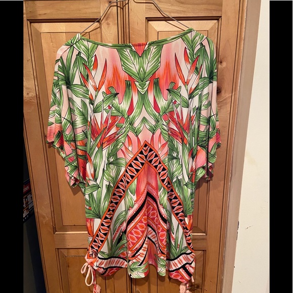 1 day only sale! 
🌺Kim Rogers split vneck tunic - Picture 2 of 4